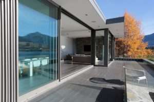 Les châssis en aluminium sont une option de choix pour ceux qui recherchent une combinaison de modernité, de durabilité et d’esthétisme dans leurs menuiseries extérieures. Réalisé à l'Atelier de la fenêtre à Beauraing