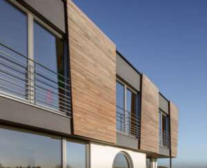 Les châssis bois et aluminium unissent l’élégance intemporelle du bois à la solidité inégalée de l’aluminium. A découvrir à l'Atelier de la fenêtre à Beauraing en Famenne