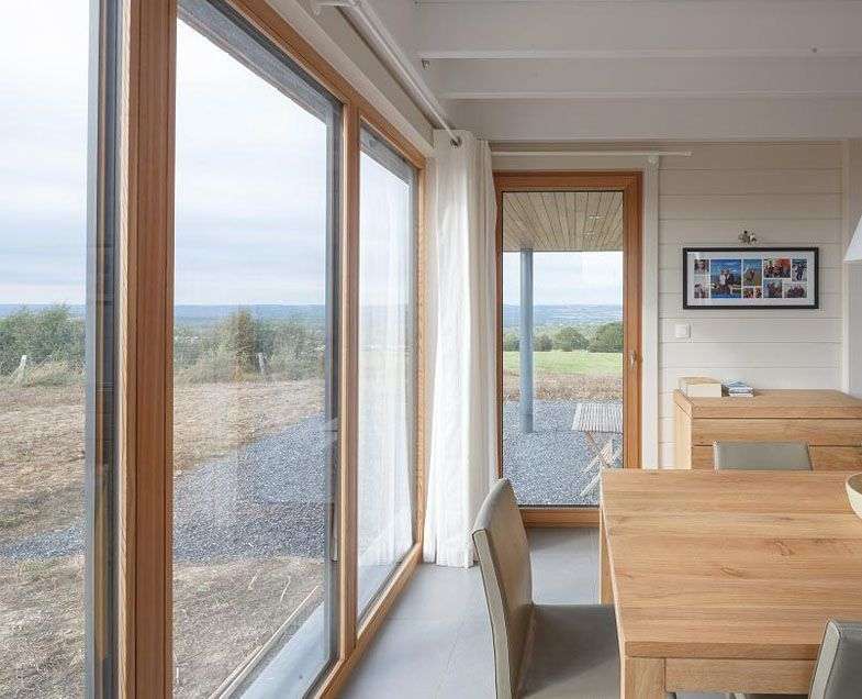 Châssis bois et aluminium, l'élégance naturelle et la résistance assurée. Showroom Atelier de la fenêtre à Beauraing