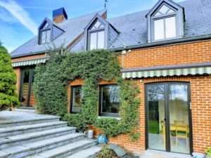 Les fenêtres en PVC sont un choix prisé et polyvalent pour les menuiseries extérieures. A découvrir a l'atelier de la fenêtre à Beauraing en Famenne.